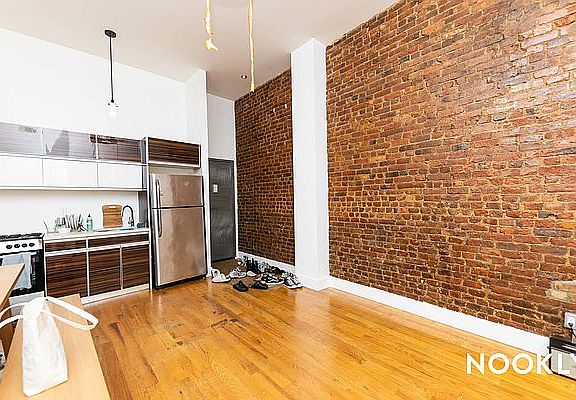 2nd image of 156 Knickerbocker Ave APT 1B