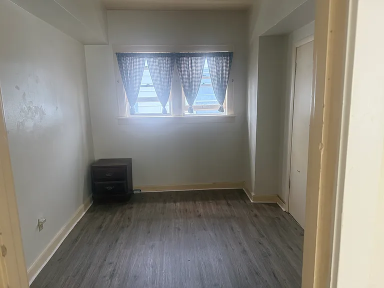 2742 N Downer Ave — Photo 5