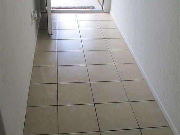 3rd image of 7707 Jasmine Falls Dr