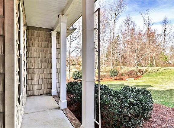 3rd image of 2016 E Providence Dr
