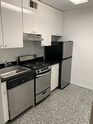 1st image of 330 E 46th St APT 5R
