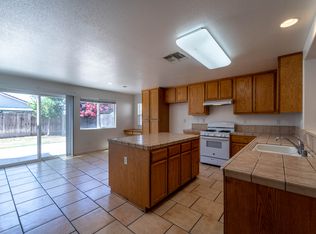 1350 Riverside Ct, Merced, CA 95348