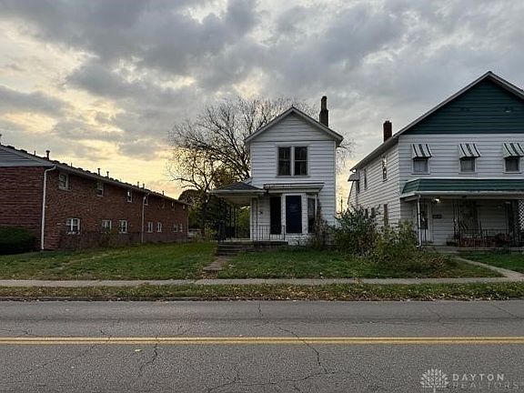 4th image of 30 E Helena St