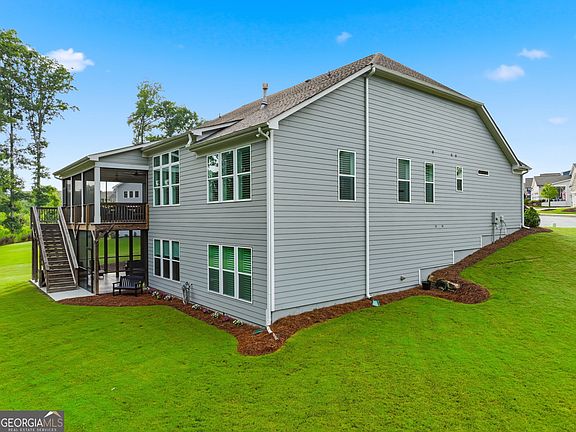 5th image of 386 Kentucky Ct