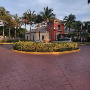 8290 Lake Dr APT 415, Doral, FL, 33166