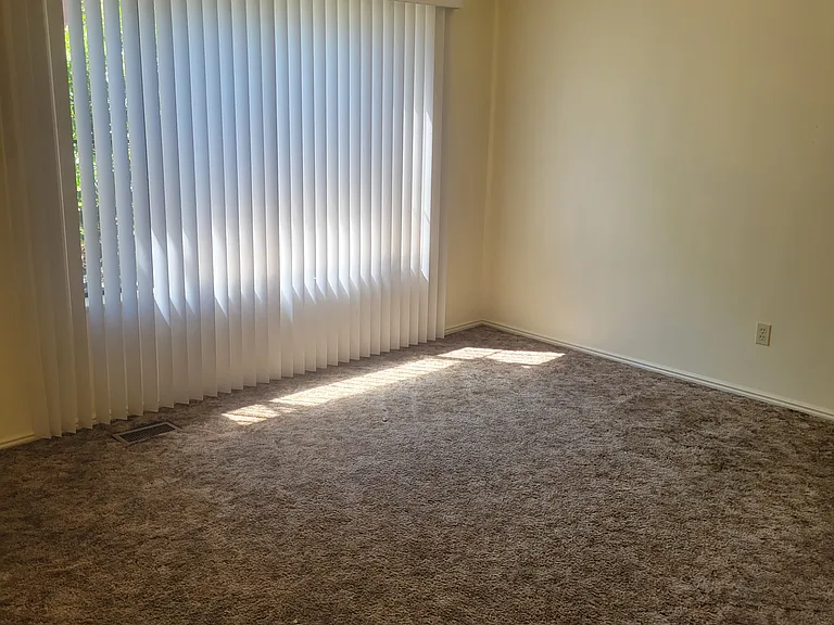 2 Bedroom Ogden Apartment — Photo 3