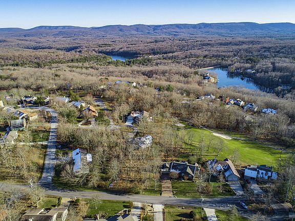 4th image of 102 Sugarbush Cir