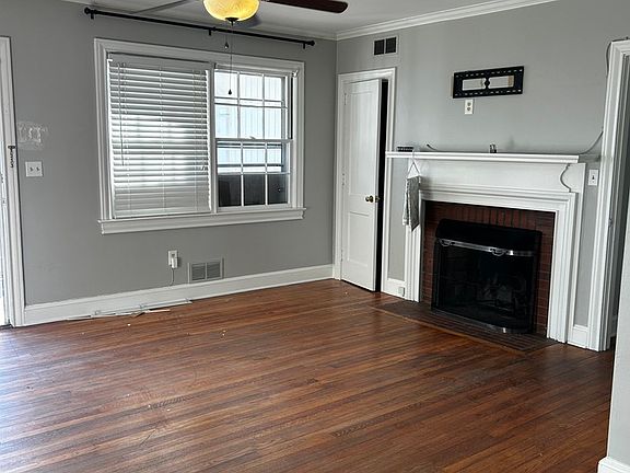 2nd image of 608 Arlington Ave