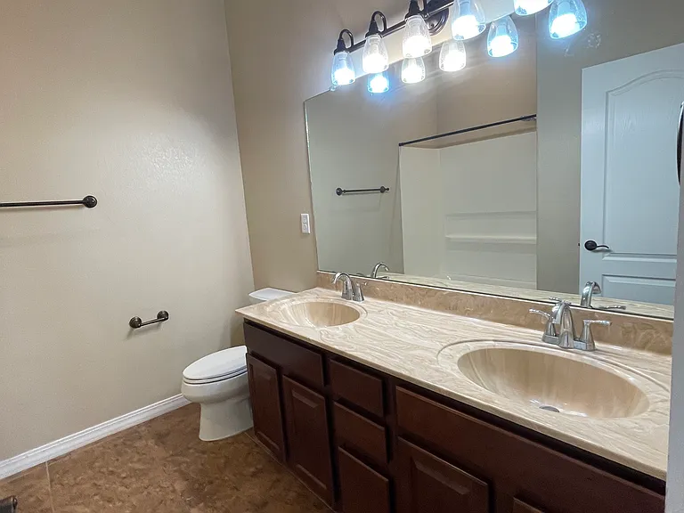 529 Minturn Ct NE — Photo 10