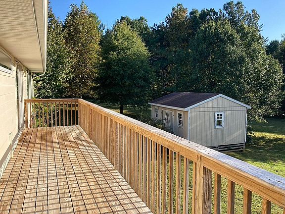 3rd image of 546 Malvern Dr