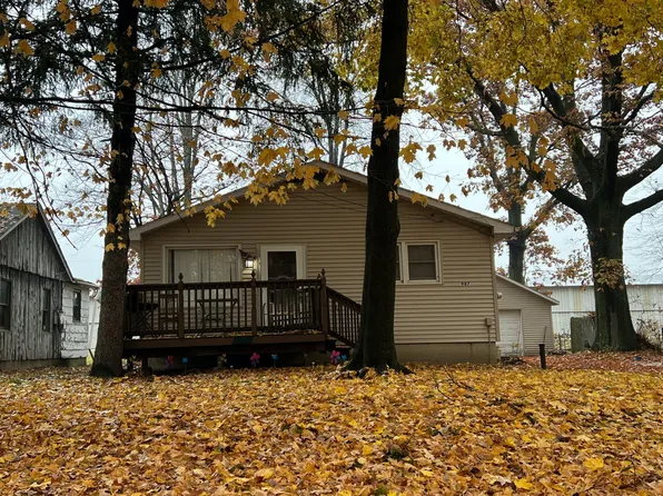 987 Ramona Ave, Benton Harbor, MI 49022