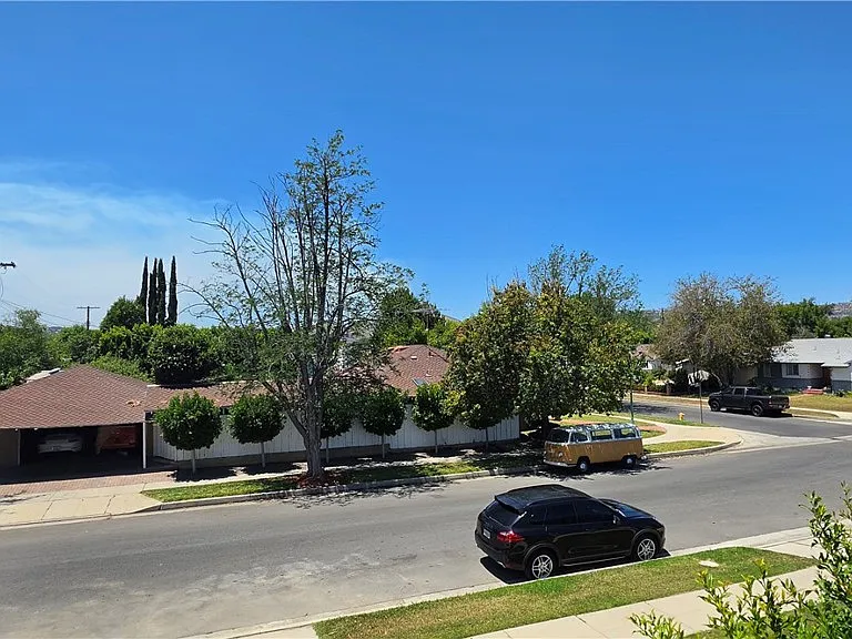 6518 Royer — Photo 5