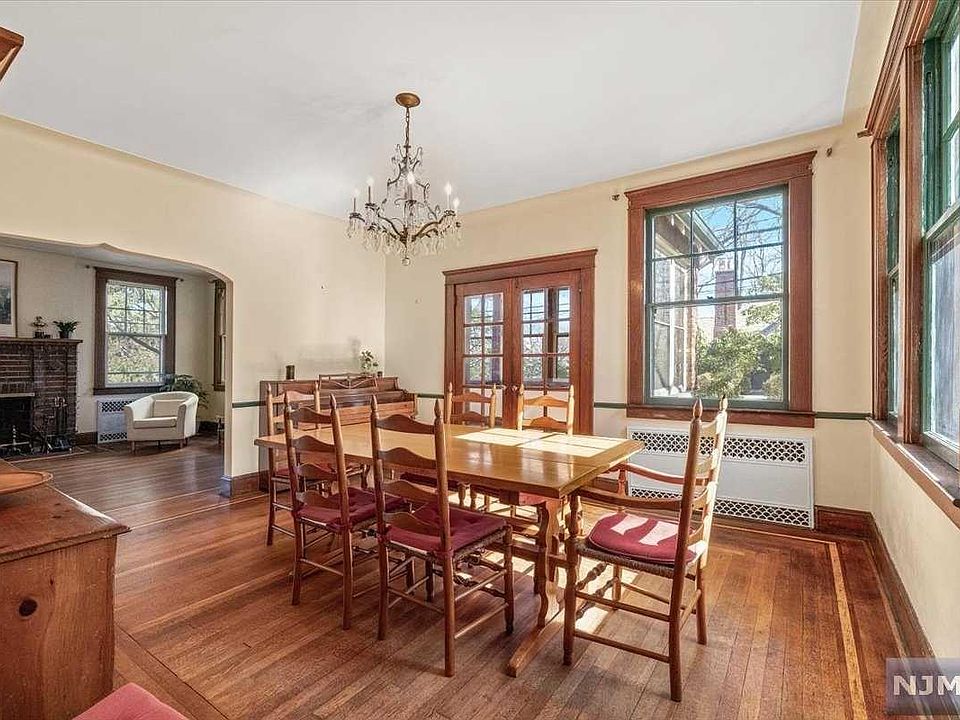 1st image of 456 Park Ave