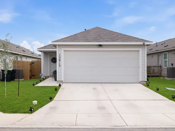 12912 HANCOCK POOL, St Hedwig, TX 78152