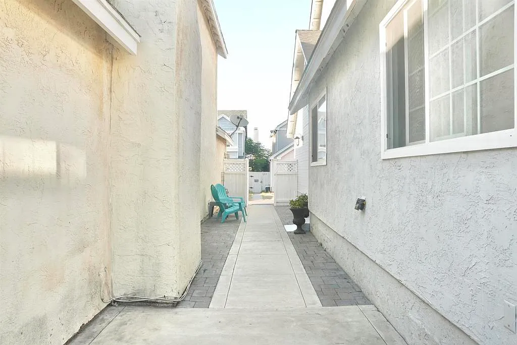 3 bed, 1307 sqft, $3,650 — Photo 3