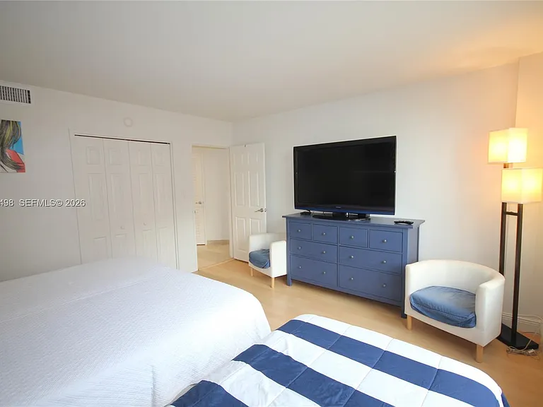 5161 Collins Ave #1004 — Photo 15