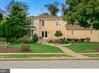 23 N Woodleigh Dr, Cherry Hill, NJ 08003