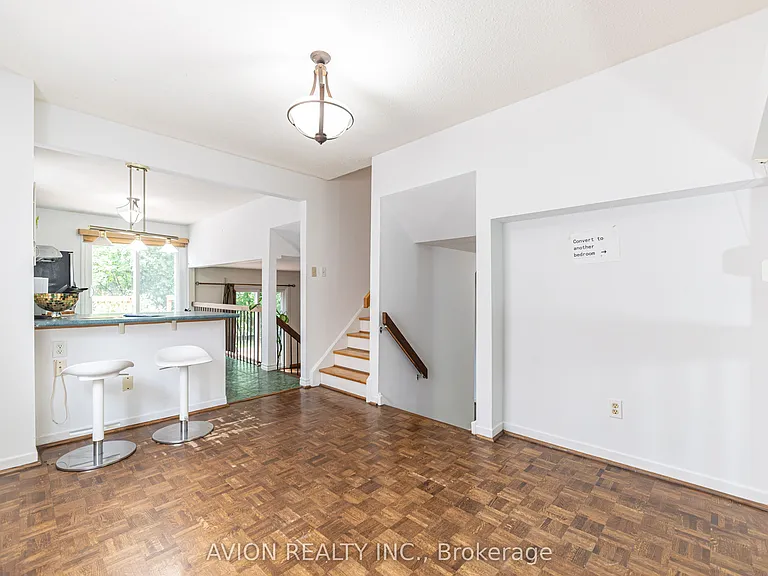 241 Weldrick Rd W — Photo 7