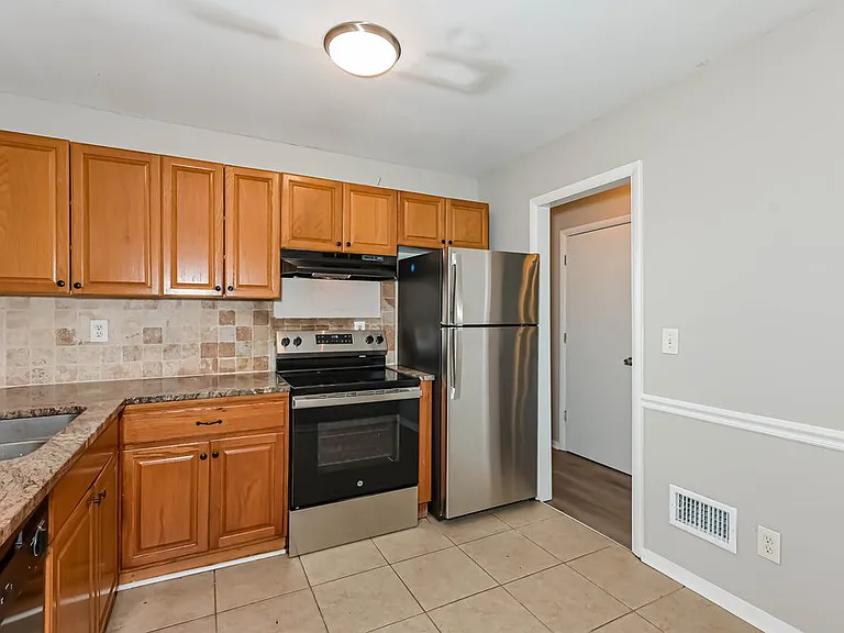 3592 Riverchase Dr — Photo 7
