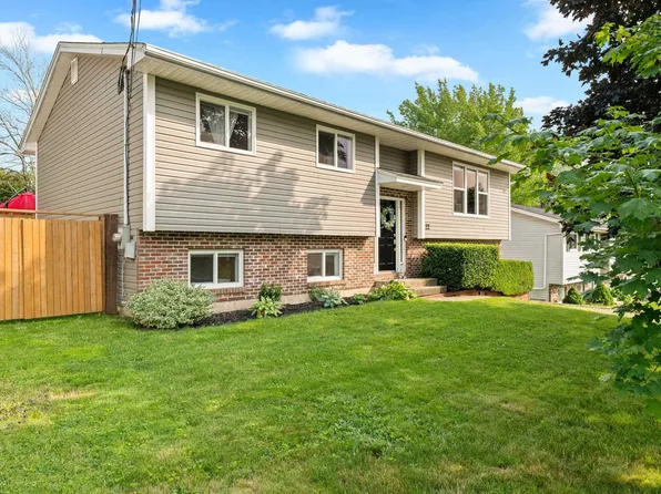 22 Sunnyvale Cres, Lower Sackville, NS B4E 2G5