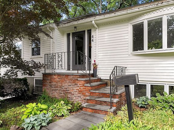 4th image of 44 Windemere Rd
