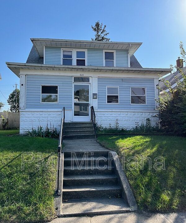 1st image of 808 E Bowman St