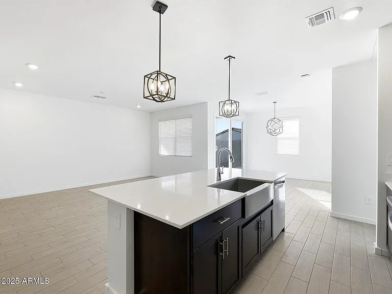 24637 W Grove St — Photo 12