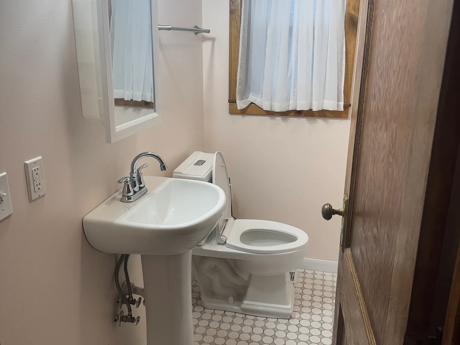 2 bed, 1000 sqft, $1,700 — Photo 4