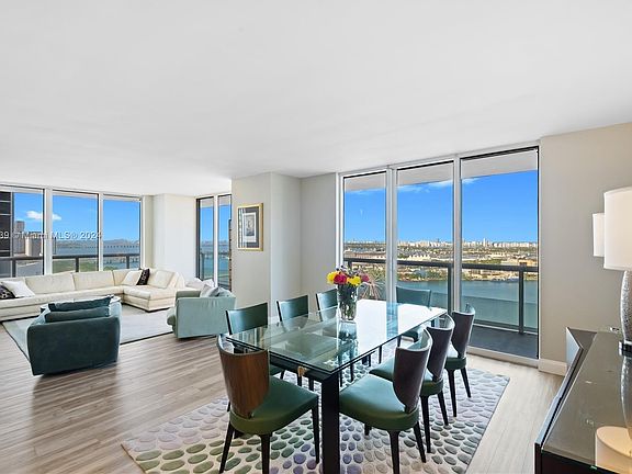 2nd image of 50 Biscayne Blvd APT 2802