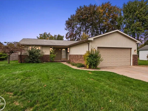 42125 Bobjean St, Sterling Heights, MI 48314