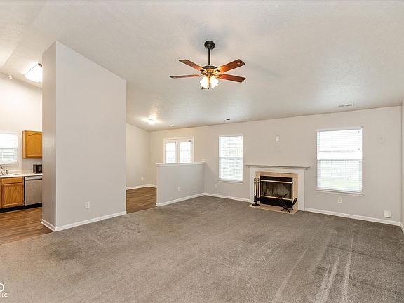 3rd image of 6120 Glebe Dr