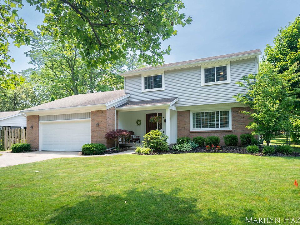1st image of 2934 Meadowbrook Dr SE