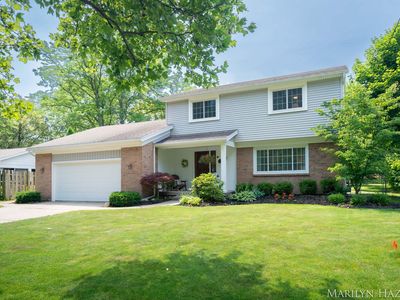 2934 Meadowbrook Dr SE, Grand Rapids, MI, 49546