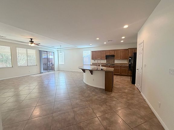 5th image of 1936 Bluff Knoll Ct #Las