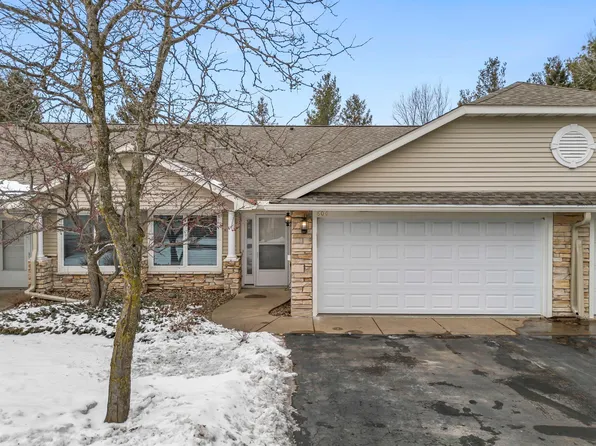 806 Woodland Ln, New Richmond, WI 54017
