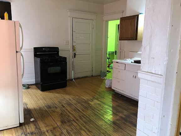 4th image of 2455 W Hopkins St #55A