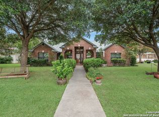 1509 25th St, Hondo, TX 78861