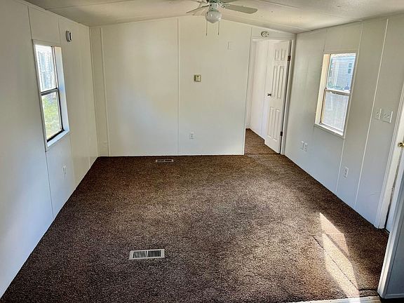 4th image of 8 Talmar Ln