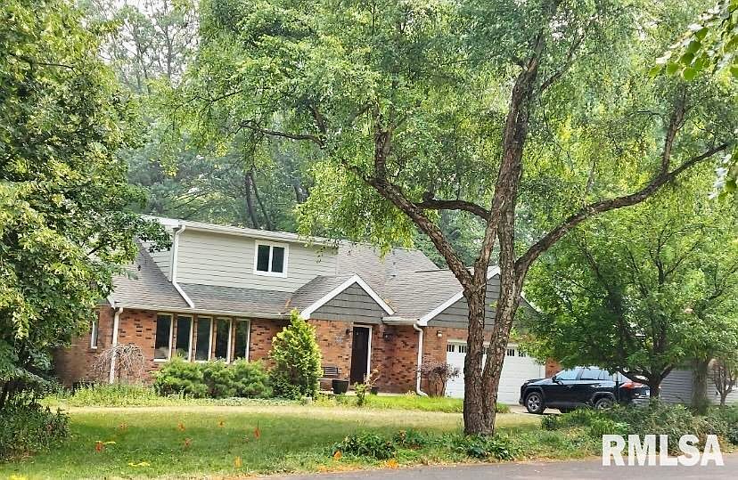1st image of 816 W Deerbrook Dr