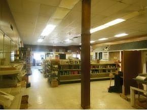 3rd image of 3111 Algoma Blvd