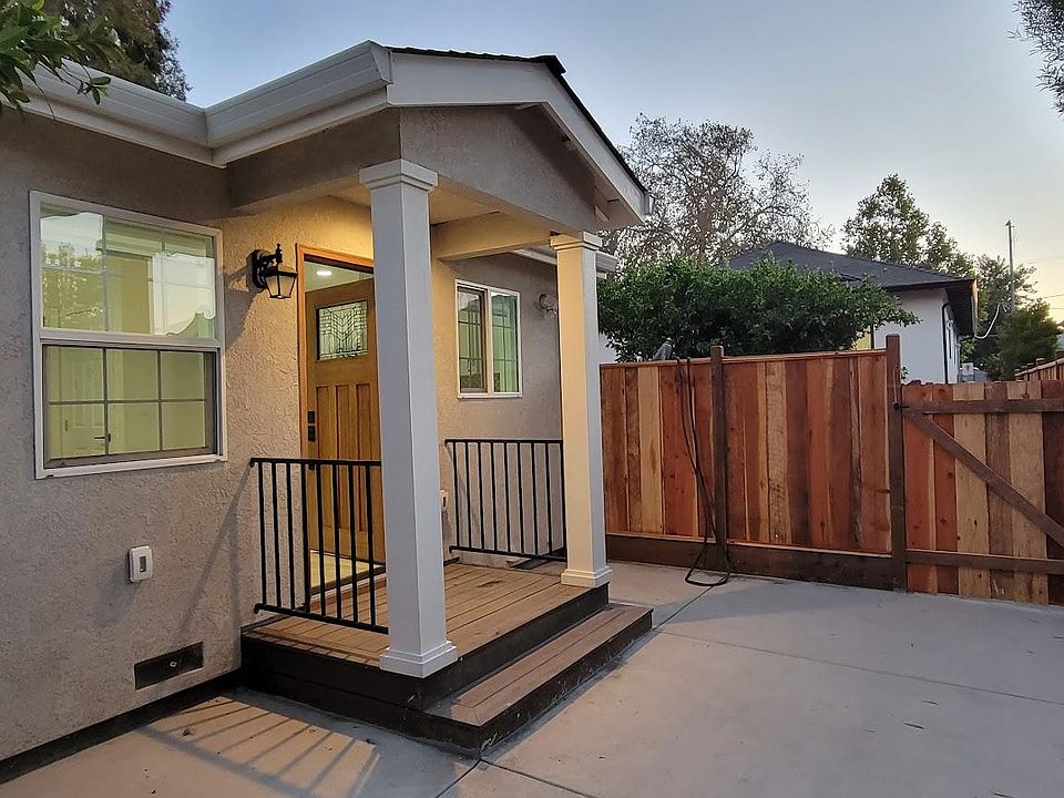 Complete privacy with separate entrance gate.