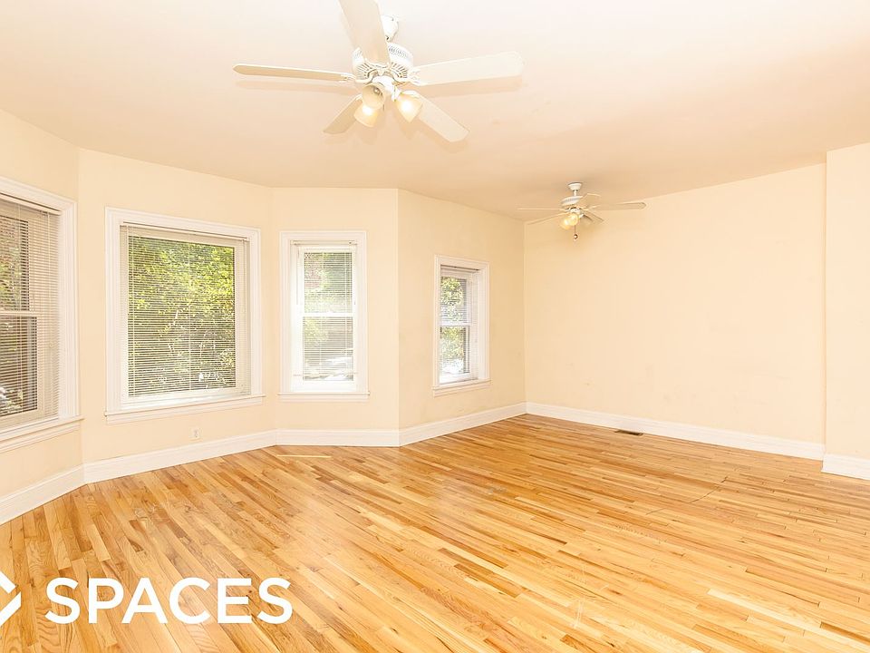 1st image of 3820 N Sheffield Ave #Unt1