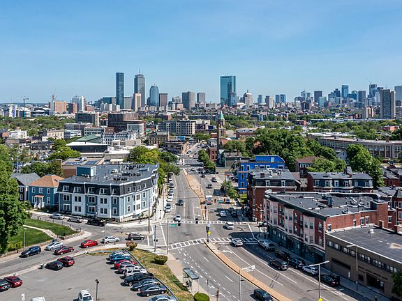 2nd image of 125 Warren St #206-2