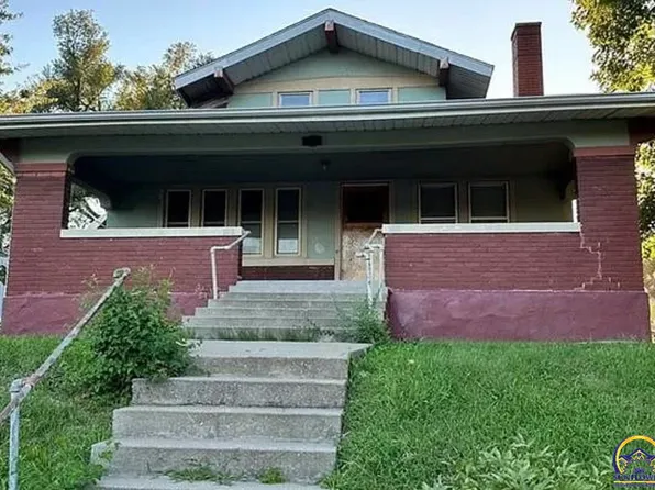 121 N 13th St, Atchison, KS 66002