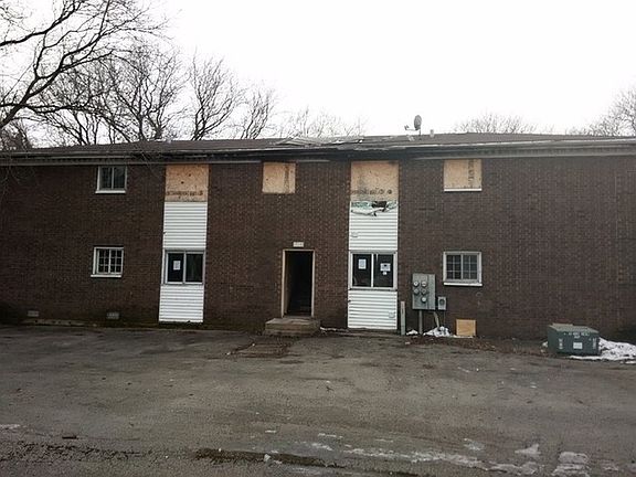 2nd image of 305 Wilshire Dr