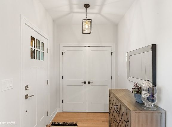 4th image of 3813 N Nordica Ave