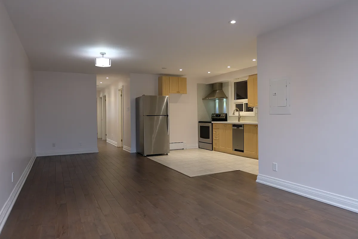 Building Photo - 242 Jane St #2