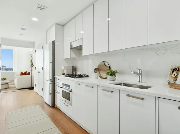 180 Broome Street image 1 of 13