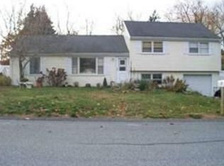 25 Nutmeg Dr, Westerly, RI 02891
