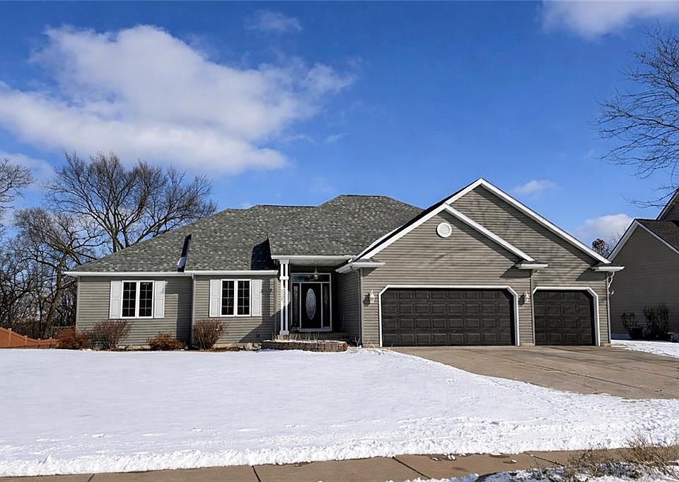 1st image of 4522 S Oakwood Hills Parkway